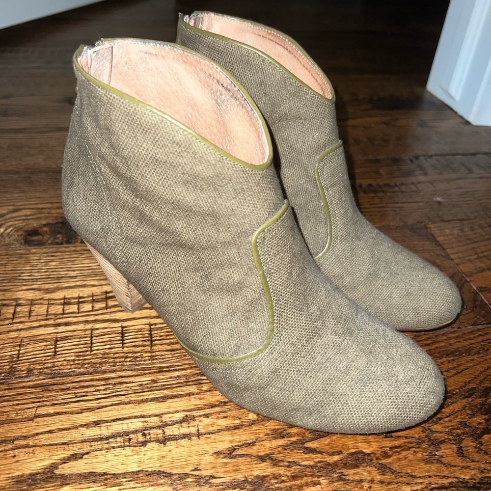 Green/gray fabric bootie by SixtySeven size 40